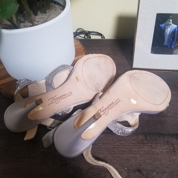 Imagine by Vince Camuti Heels - Picture 2 of 5